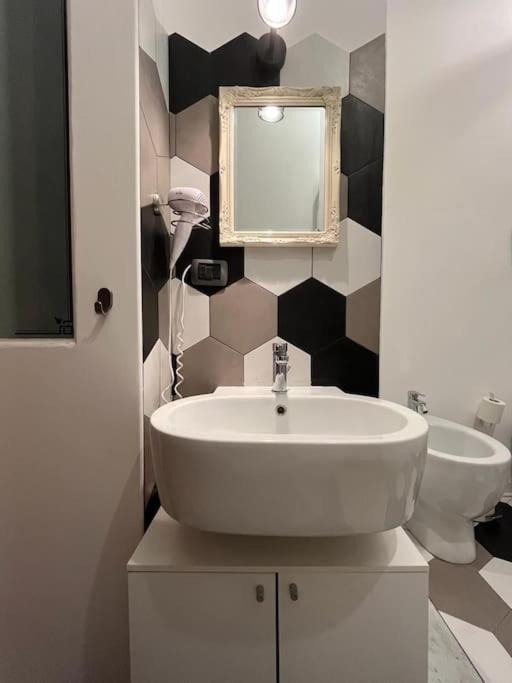 Domus Claudia - *