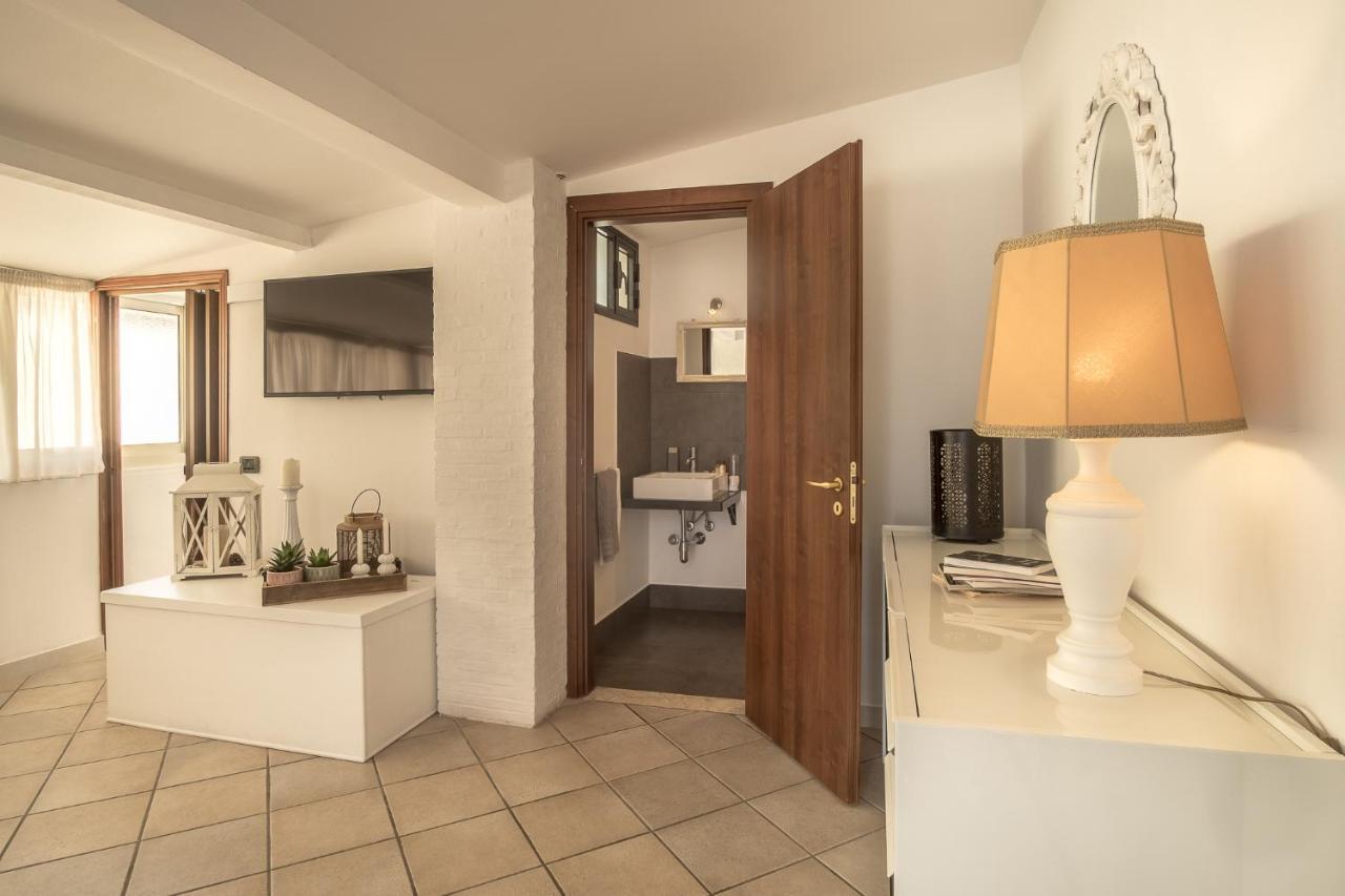 Domus Claudia - *